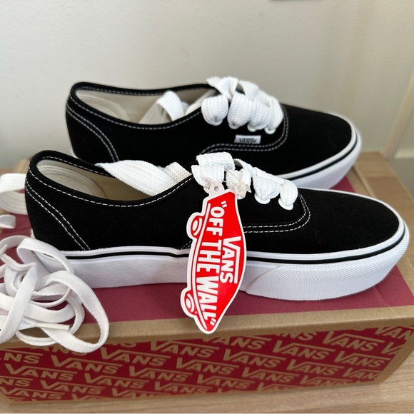 NEVER WORN limited platform black vans - Picture 2 of 4